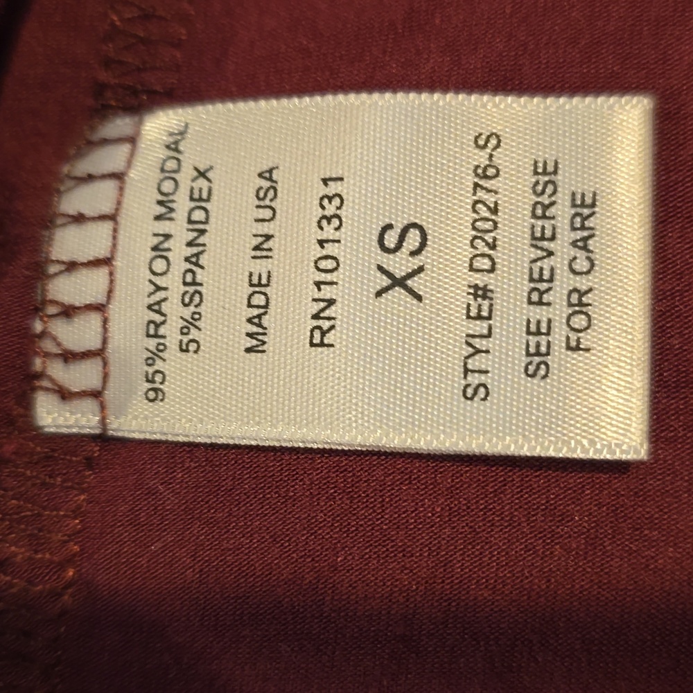 Burgundy Bodycon Dress - Picture 6 of 7